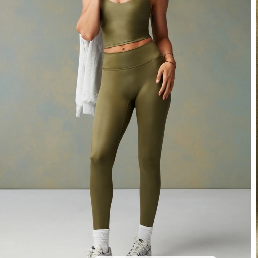 Fabletics motion 365 shine, high waisted legging, dark moss color, new, small